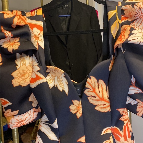 ASOS DESIGN - Black Mini Dress with Orange/Cream Flowers Size 8 - Picture 7 of 11